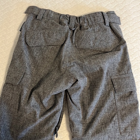 Burton snowpants, snowboarding/skiing, adjustable, zip pockets, grey, L (14-16) - Picture 14 of 16